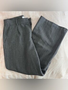 H&M Women’s Gray Pinstripe Dress Pants